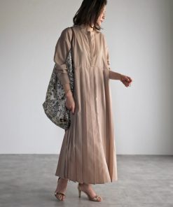 Bonjour Sagan ワンピース プリーツ切替バンドカラーワンピース