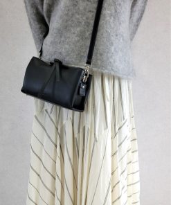 Ungrid ショルダーバッグ バッグ 「Ungrid/アングリッド」アンティークPUレザー 両アオリポケット　スマホ＆パスポート入れ　ミニ　ショルダーバッグ レデ