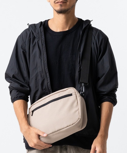 MURA ショルダーバッグ サスティナブル R-PET 撥水抗菌 7ポケット 大容量 スクエア メンズ レディース - 画像 (4)