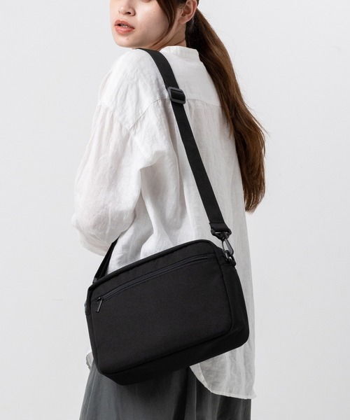 MURA ショルダーバッグ サスティナブル R-PET 撥水抗菌 7ポケット 大容量 スクエア メンズ レディース - 画像 (7)
