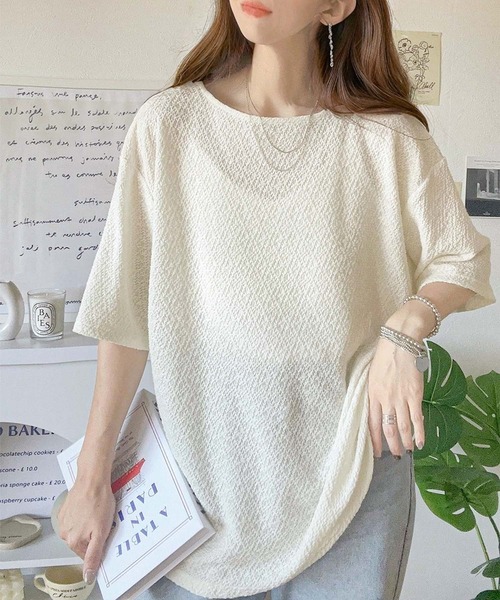 classicalelf tシャツ 凸凹としたデザインが特別な雰囲気を纏う。シャーリング半袖Tシャツ レディース - 画像 (5)