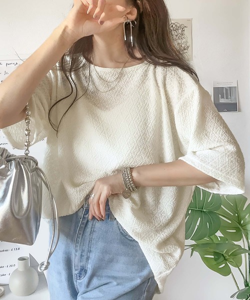 classicalelf tシャツ 凸凹としたデザインが特別な雰囲気を纏う。シャーリング半袖Tシャツ レディース - 画像 (4)