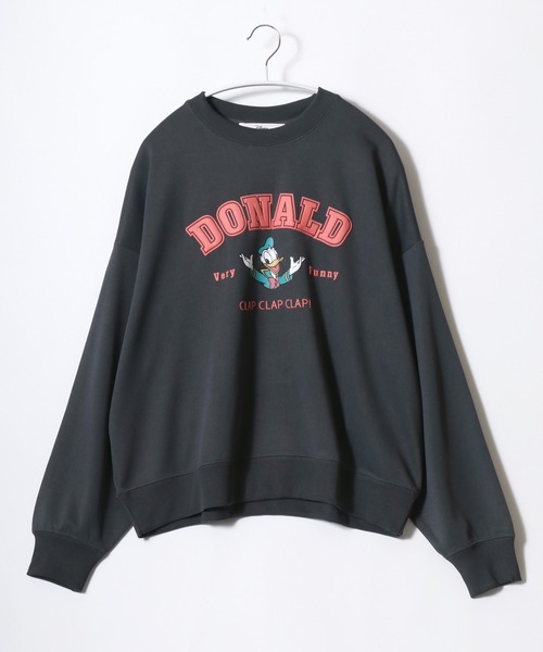 Disney トレーナー スウェット Disney(ディズニー)カレッジロゴキャラクタープリントスウェットトレーナー レディース - 画像 (7)