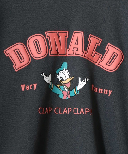 Disney トレーナー スウェット Disney(ディズニー)カレッジロゴキャラクタープリントスウェットトレーナー レディース - 画像 (9)