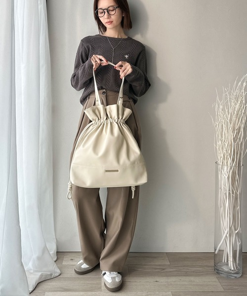 classicalelf トートバッグ 「classicalelf」きゅっと絞って可愛さフェイクレザービッグトートバッグ レディース - 画像 (5)