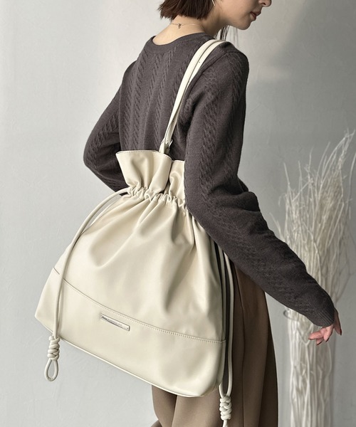 classicalelf トートバッグ 「classicalelf」きゅっと絞って可愛さフェイクレザービッグトートバッグ レディース - 画像 (4)