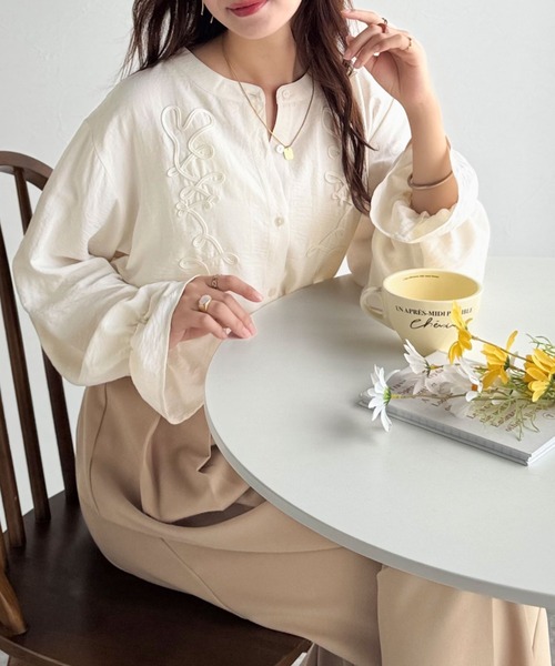 classicalelf ブラウス シャツ ”迎え秋ブラウス”にこれ一択。袖ぽわん、胸元ひとくせが大人かわいい♪コード刺繍キャンディスリーブシャツ(長袖) レディース - 画像 (8)