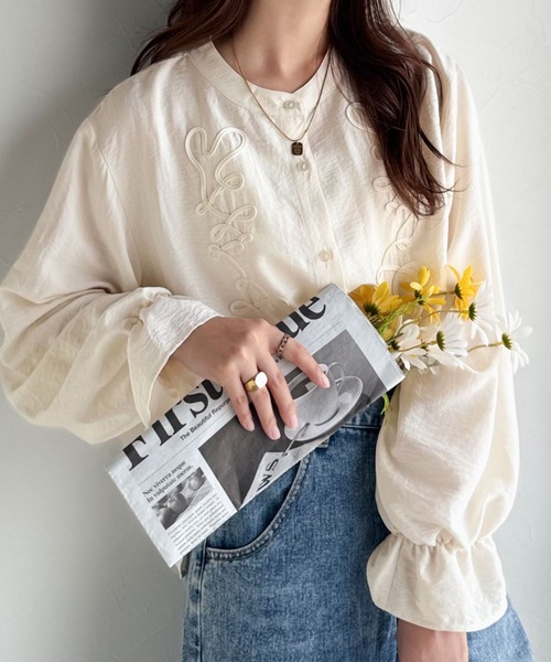 classicalelf ブラウス シャツ ”迎え秋ブラウス”にこれ一択。袖ぽわん、胸元ひとくせが大人かわいい♪コード刺繍キャンディスリーブシャツ(長袖) レディース - 画像 (6)