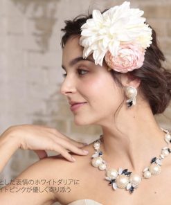 Hiila ブライダル ヘッドドレス ウェディング 花 ホワイト ダリア ピンク ラナンキュラス ポンポンマム コサージュ  hiila イーラ