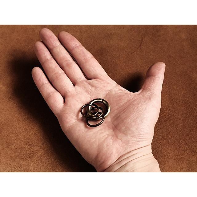 アンティークゴールド 丸型カラビナ キーホルダー(小サイズ)キーリング 丸い ブロンズ 二重カン ベルトループ キーチェーン ナスカン - 画像 (5)