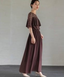 DRESS+ ドレスプラス 胸元フリルのレースドレス・結婚式ワンピース・お呼ばれパーティードレス （チョコ）