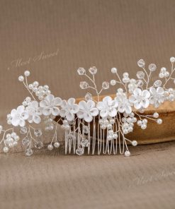 ヘッドドレス コーム 小枝 フラワー 髪飾り ヘアアクセサリー 二次会 発表会 結婚式 花嫁 和装 着物 卒業式 パーティー ウェディング ブライダル ホワイト