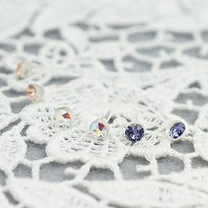 透明ポストピアス ノンアレルギー スタッド 豪華6点セット 小粒スワロフスキー 3ペア パープル×アプリコット ブルーグリーン×オーロラ レ 爆買 - 画像 (7)