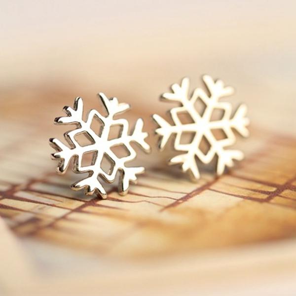 雪の結晶 スノーフレーク ピアス レディース プラチナ仕上げ - 画像 (4)