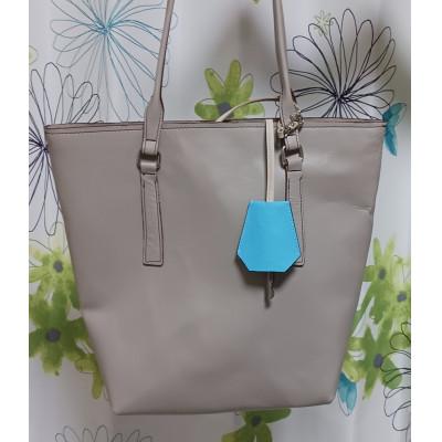 ふるさと納税 豊能町 キーカバー大 牛革プリズム型押し/チェリーピンク - 画像 (2)