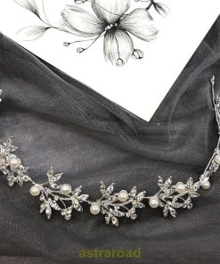 【大特価】カチューシャ レディース ヘアアクセサリー ヘッドドレス ブライダル 結婚式 花冠 パール調 ラインストーン フォーマル きれいめ 発表会 かわいい